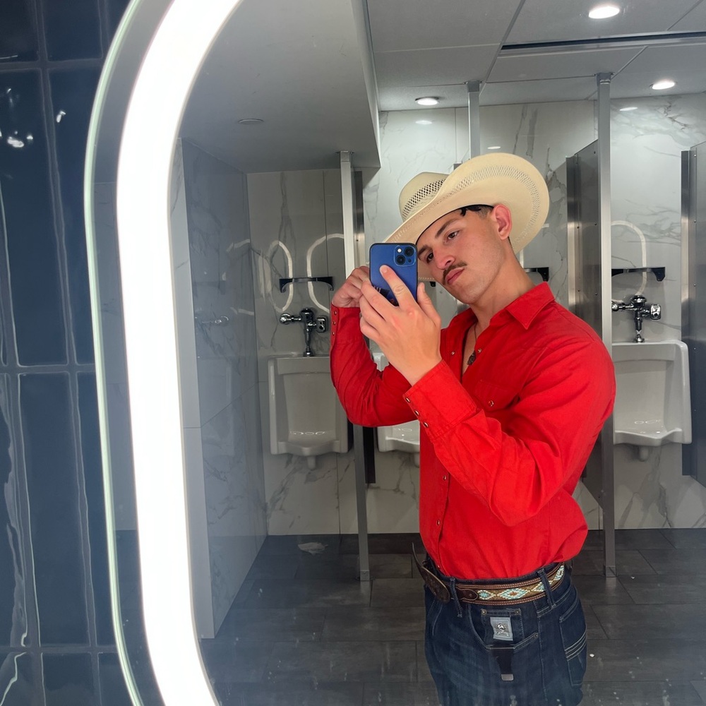 Meet your Posher, Houston